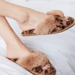 Joules Womens Mabelle Cross Strap Faux Fur Slider Slippers -BreezeSole Shoes Store jou2144 leoprd 05