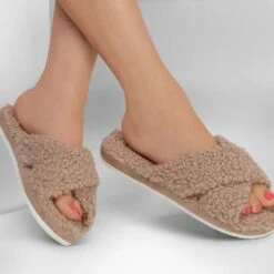 Skechers Womens Cozy Slide Crossover Sherpa Slip On Slippers -BreezeSole Shoes Store ske1963 tpe 06